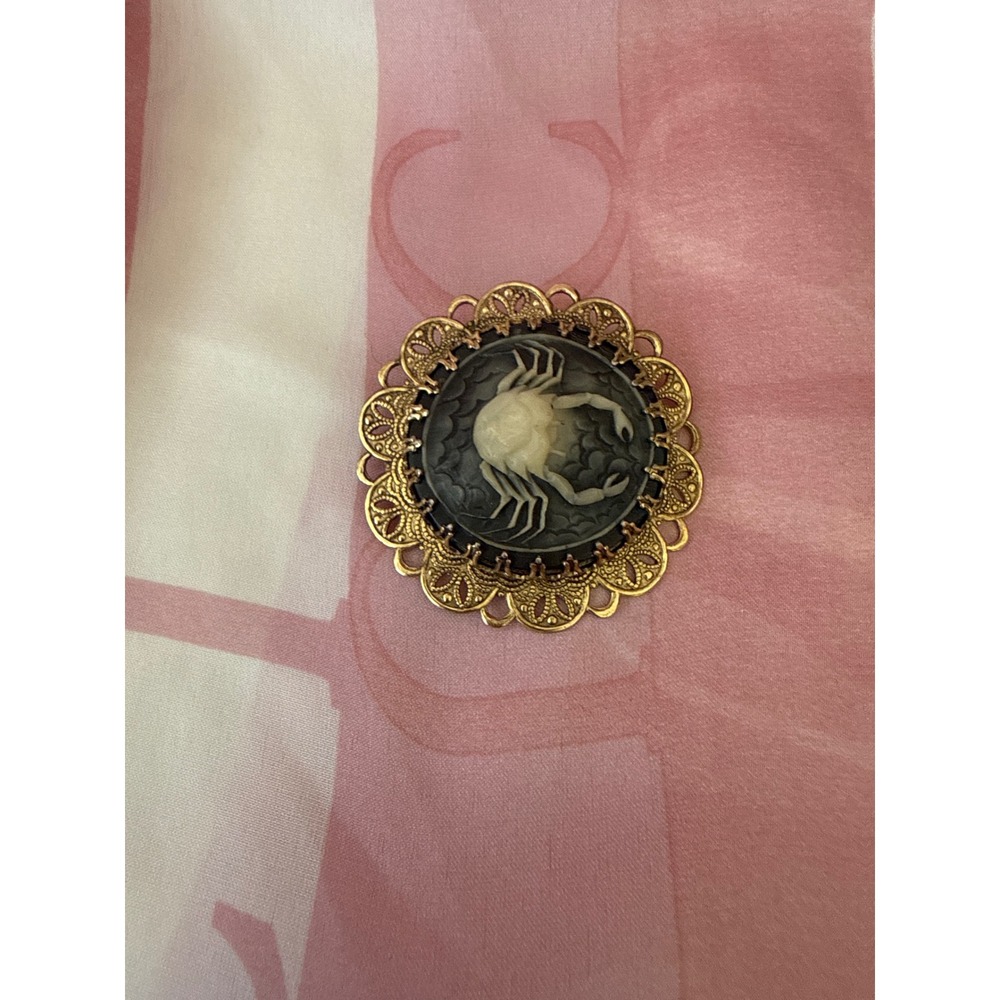 Vintage Japan Gold Tone Filigree Crab Cameo Brooch Cancer Zodiac Pin Accessory